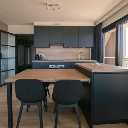 Angel By The Sea أوستيند